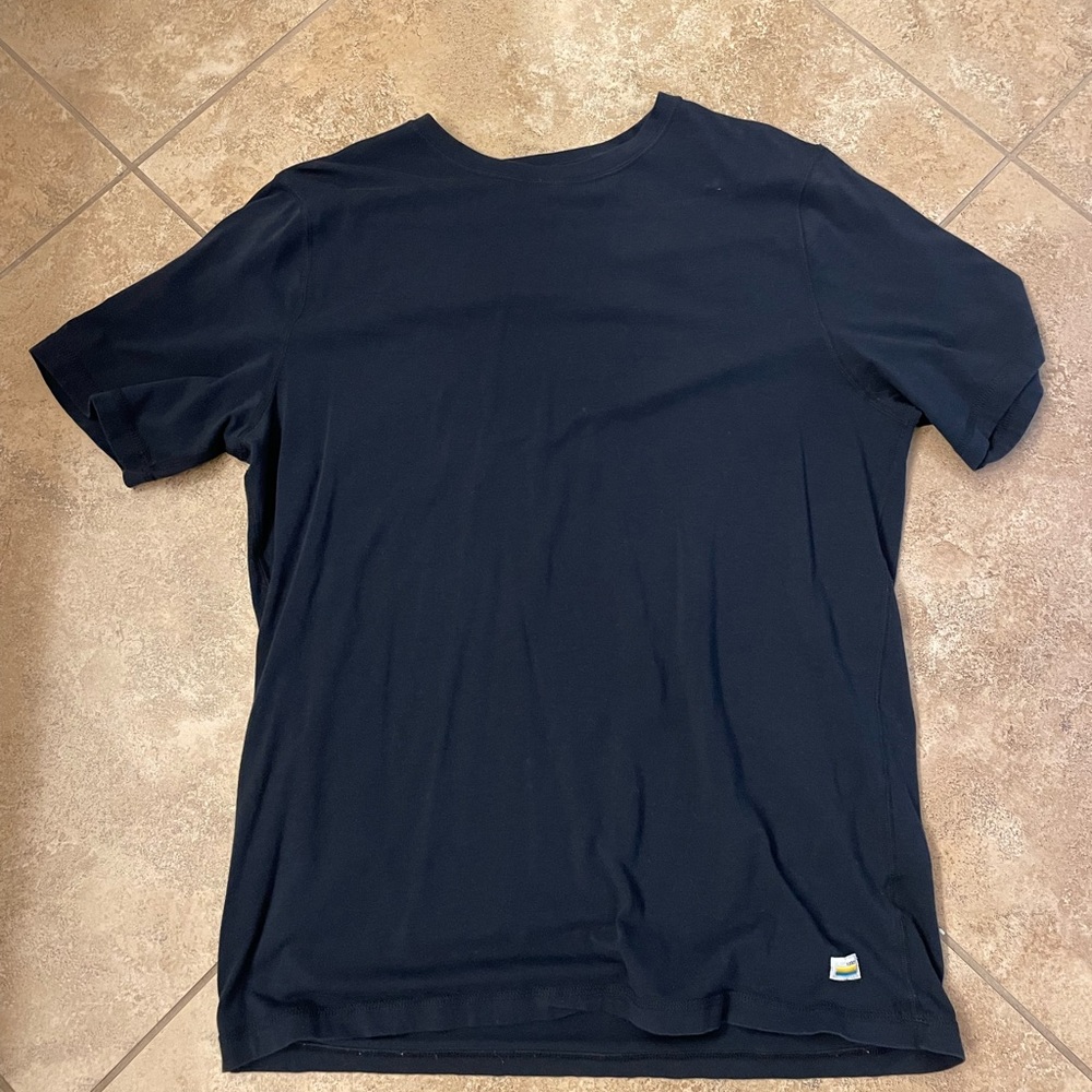 Vuori Tuvalu tee size large navy blue